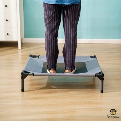 CAMA EN ALTURA PARA EXTERIOR CON TECHO PARA PERROS BEEPAW _L