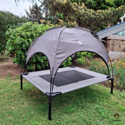 CAMA EN ALTURA PARA EXTERIOR CON TECHO PARA PERROS BEEPAW _L