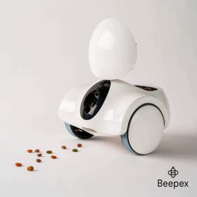 JUGUETE ROBOT CON CAMARA Y MANDO A DISTANCIA CON DISPENSER DE COMIDA /BLANCO